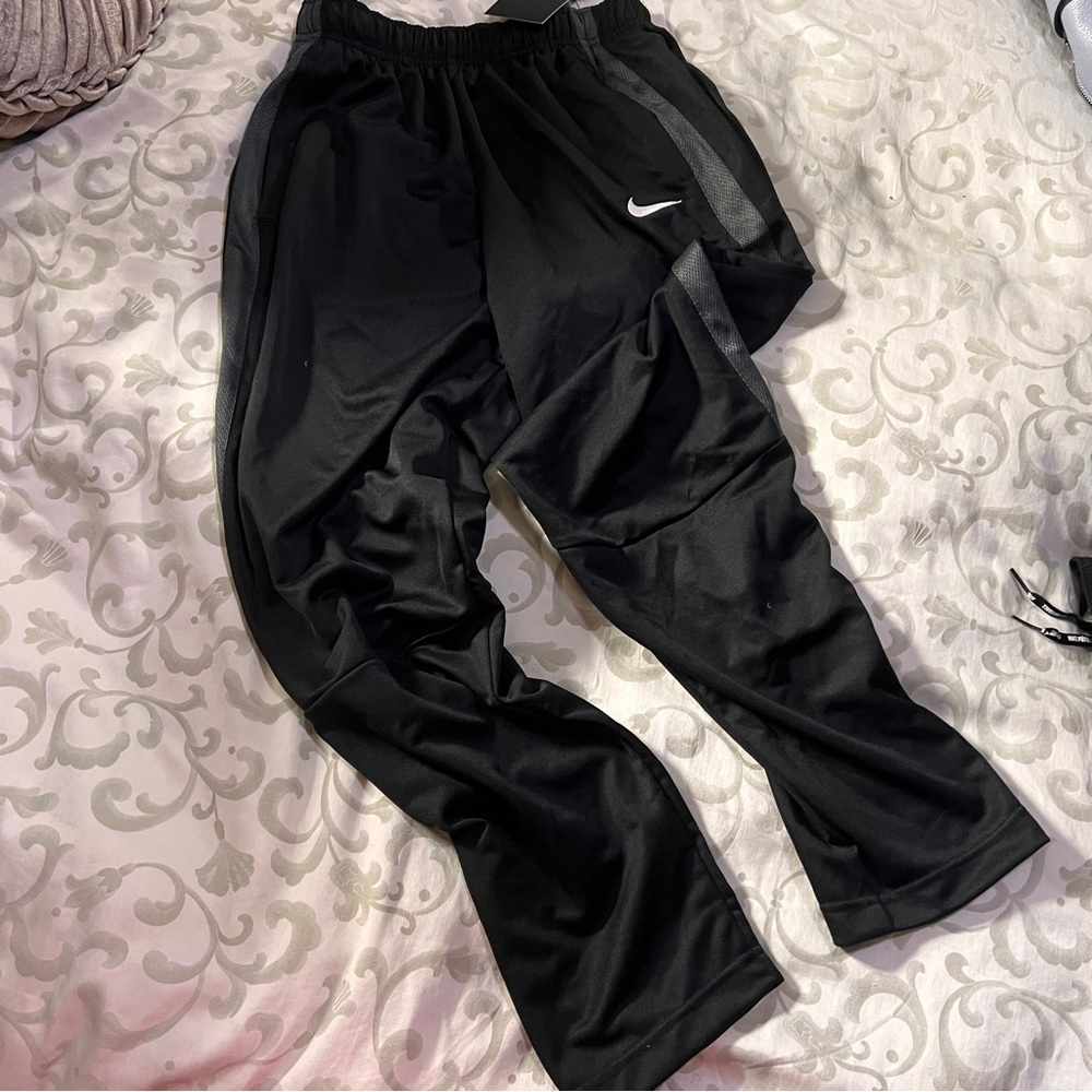 Nike Training  pants nwt boys Lg